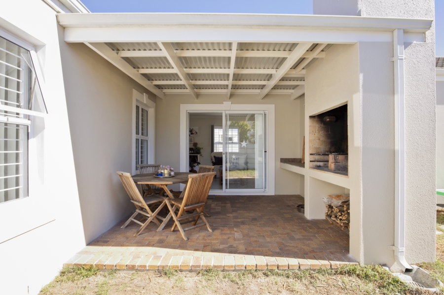 3 Bedroom Property for Sale in Sunningdale Western Cape